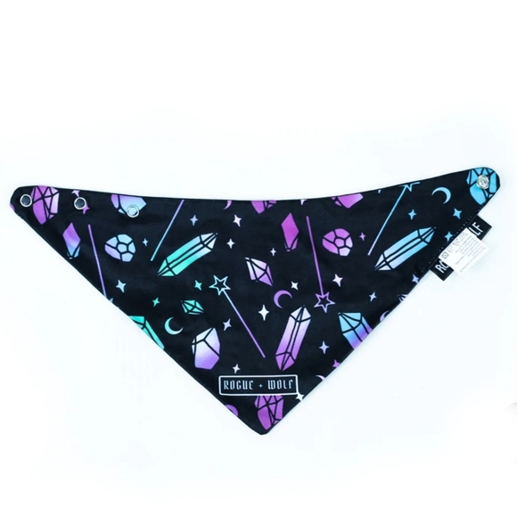 🆕️🆑️ ROGUE +WOLF Pet Bandana I Pawed A Spell On You Black Adjustable Snaps - Picture 8 of 14